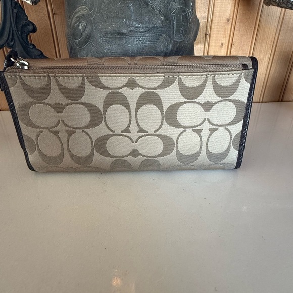 Coach Wallet. Perfect condition. - Picture 4 of 7
